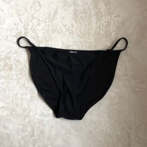 Adjustable bikini bottoms